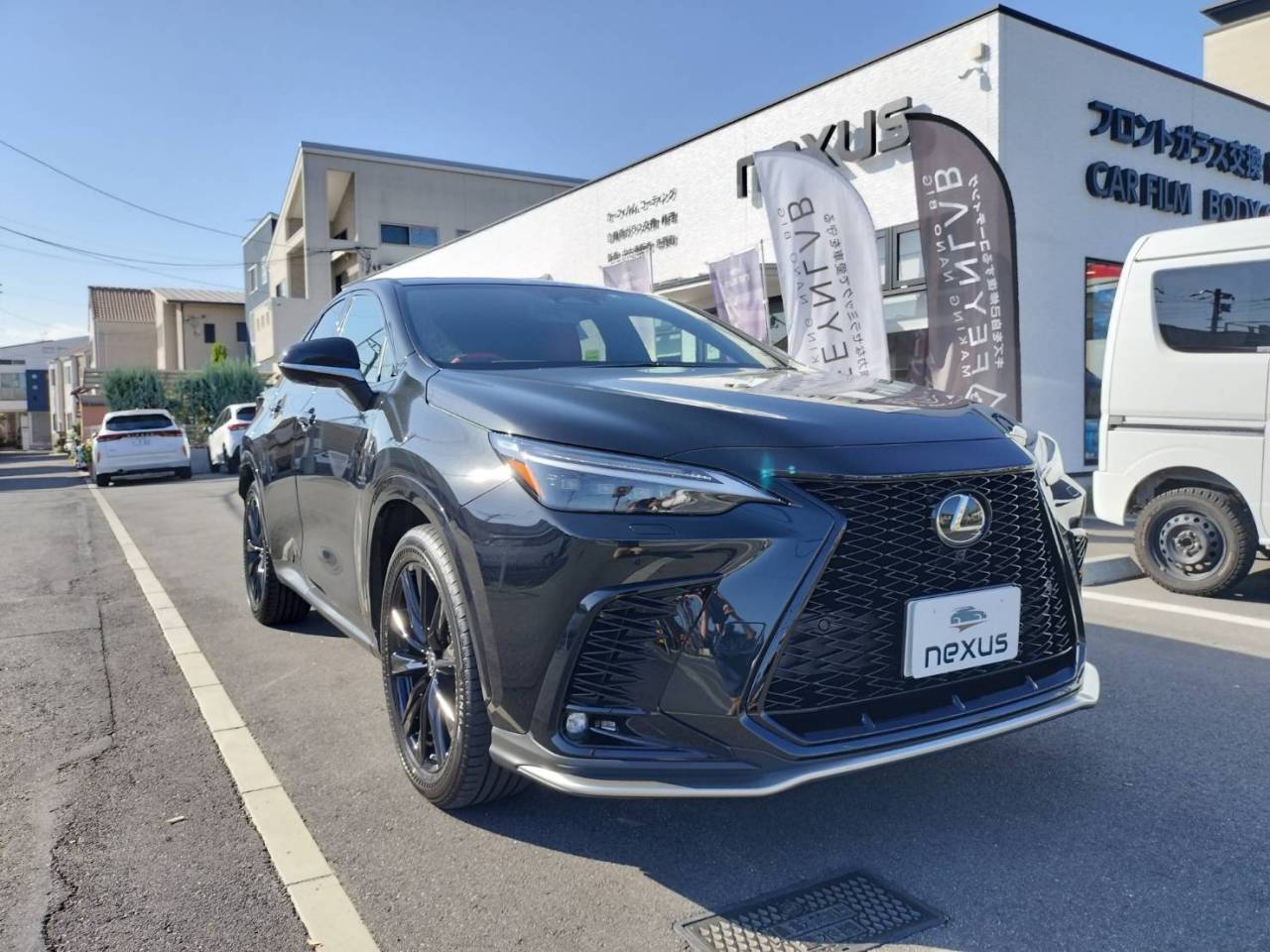 岡山市のお客様にカーフィルム+用品取付 LEXUS NX350h 11/5